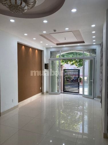 Nhà thuê đường 817A Tạ Quang Bửu F5Q8 dt: 6m x 20m, 3 lầu St