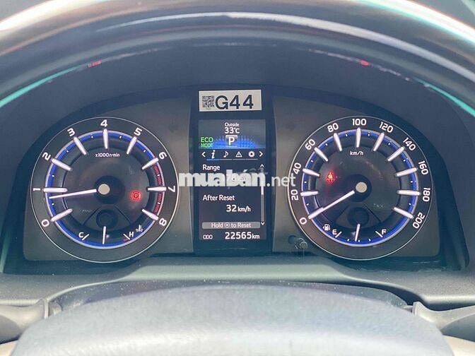Toyota Innova 2021 Venturer - 22000 km
