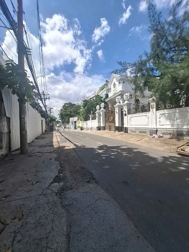 Bán nhà mặt tiền đường 10 An Phú Quận 2 cũ giá 13,5 tỷ