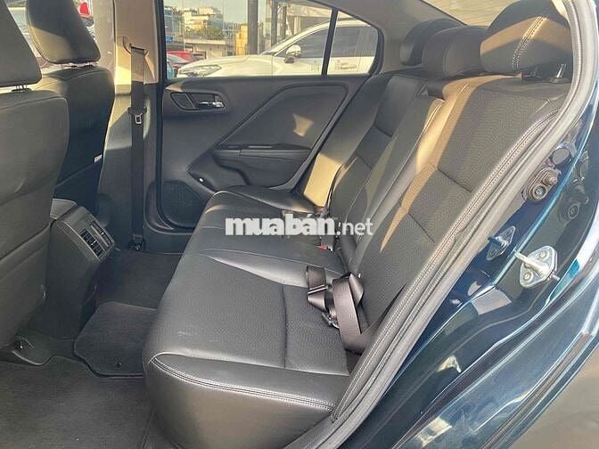 Honda City 2018 1.5 TOP - 4900 km