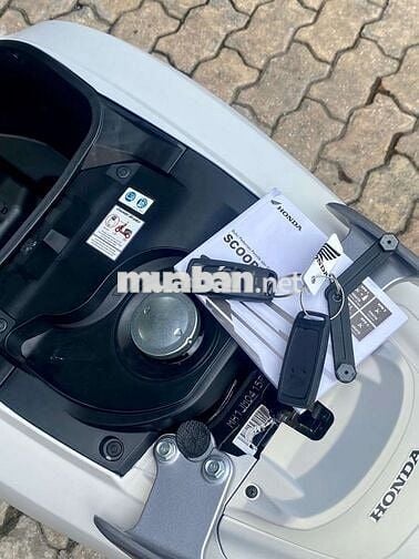 SCOOPY Nhập indo Lướt 1.700Km hồ sơ cầm tay