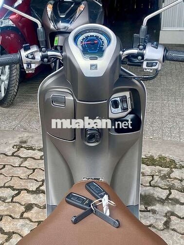 SCOOPY Nhập indo Lướt 1.700Km hồ sơ cầm tay