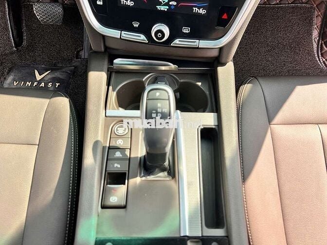 Vinfast Lux SA Plus 2021