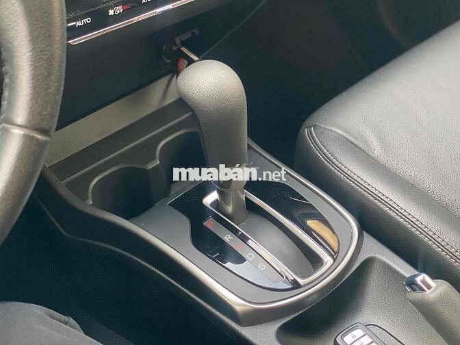 Honda City 2018 1.5 TOP - 4900 km