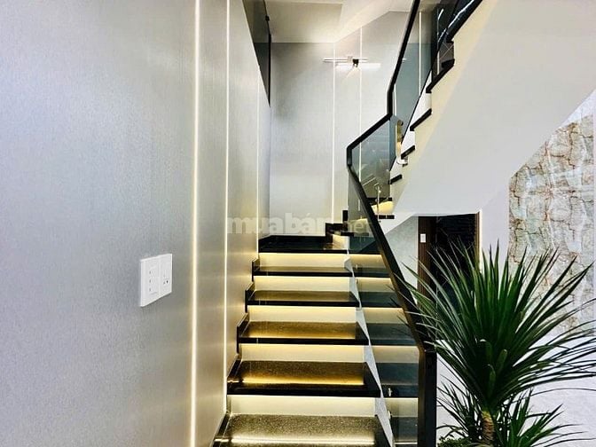  SIÊU PHẨM NHÀ MỚI – FULL NỘI THẤT – XE HƠI NGỦ TRONG NHÀ