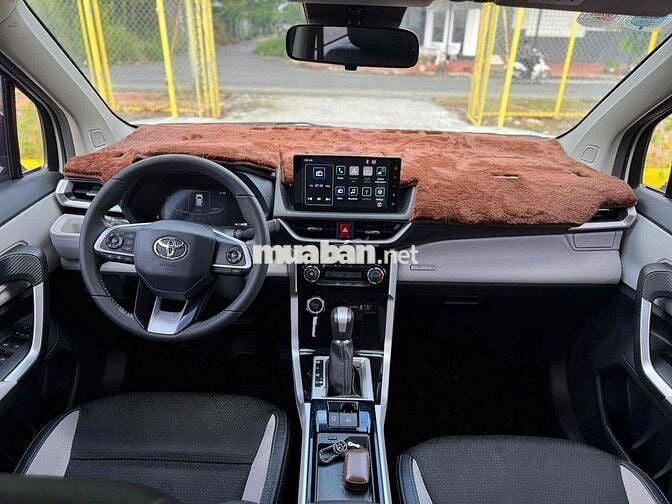 Toyota Veloz Cross 2022 CVT Top Chỉ Từ 190Tr
