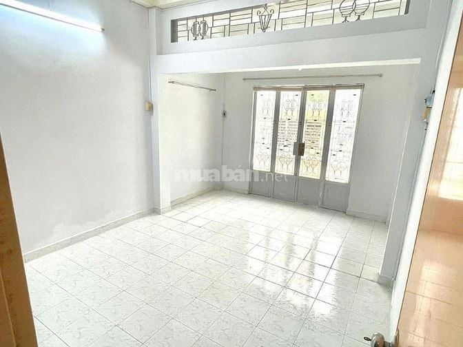 Cho thuê nhà 2 hẻm 4m(BG) Hòa Hảo, P.8, Q.10 giá 9tr