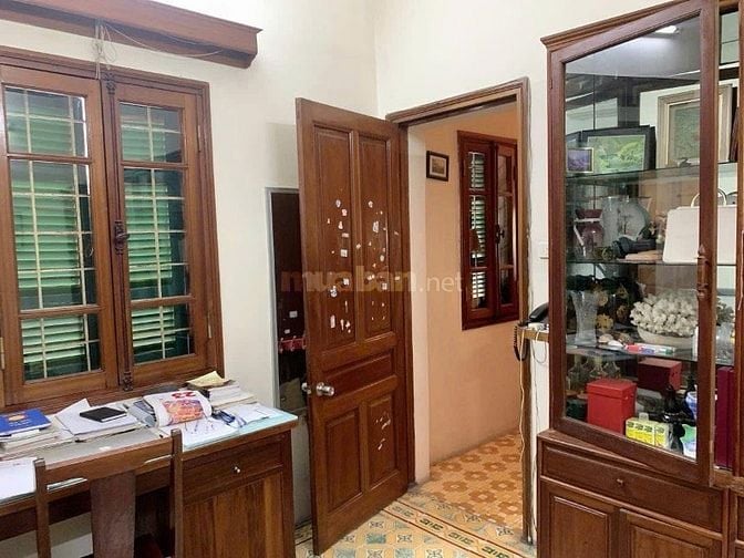 Nhà 3 thoáng, sổ rộng 112m2, 5.7m ngang, trước nhà ô tô tránh, gara