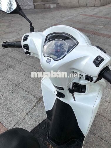 Honda vision Fi trắng đen chìa khoá 2022 zin đẹp