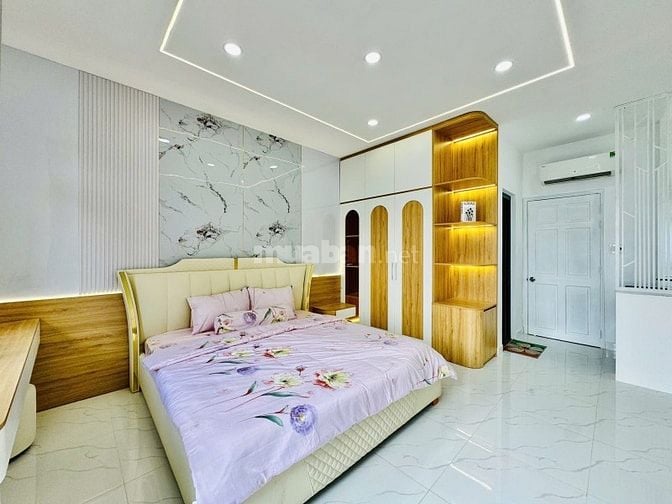 Gò Vấp - giáp Tân Bình - 3 tầng 4pn - gấp bán nhỉnh 7 tỷ.