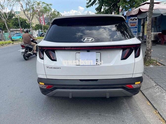 Hyundai Tucson 2023 2.0 AT Đặc biệt - 5000 km