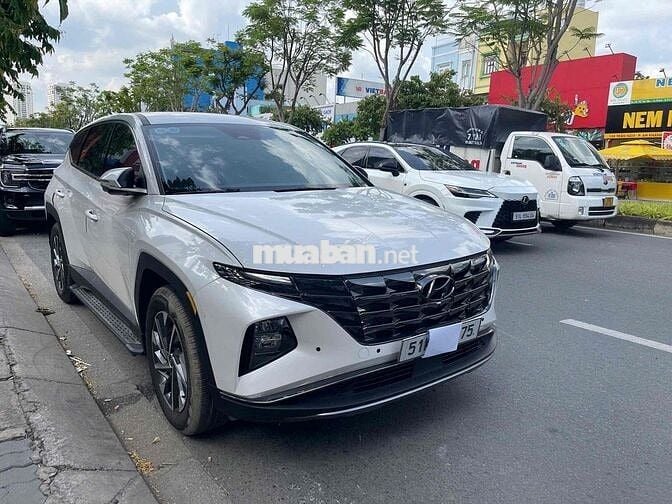 Hyundai Tucson 2023 2.0 AT Đặc biệt - 5000 km
