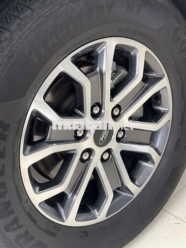 Ford Everest 2022 Ambiente 2.0L AT 4x2 - 32000 km