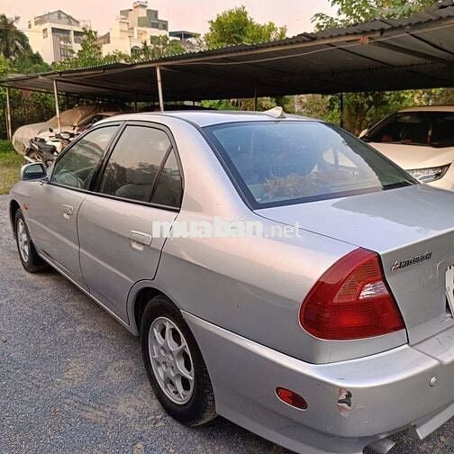 Mitsubishi Lancer 2003 - 11000 km