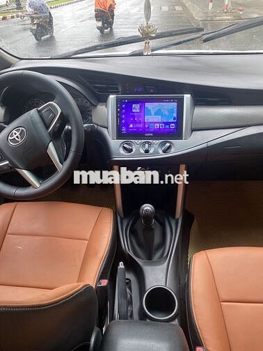 Toyota Innova 2018 2.0E - 100000 km