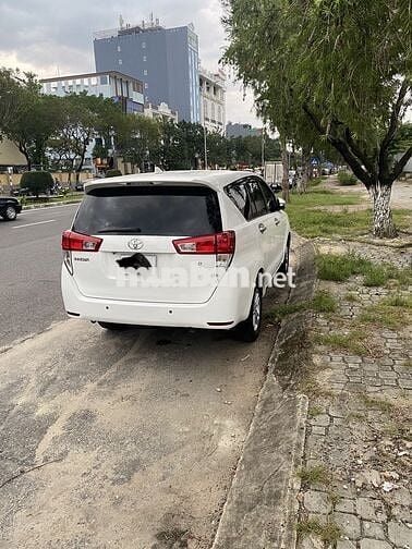 Toyota Innova 2018 2.0E - 100000 km