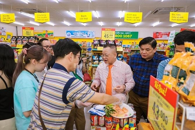 CHUỖI CỬA HÀNG THÔNG BÁO TUYỂN DỤNG NHÂN VIÊN NAM/NỮ Thời Vụ Và Chín