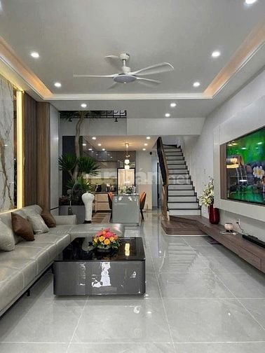 NHÀ HXH 22A/6 PHẠM NGỌC THẠCH Q3 (5X24M) 2 LẦU 4PN. 28TR