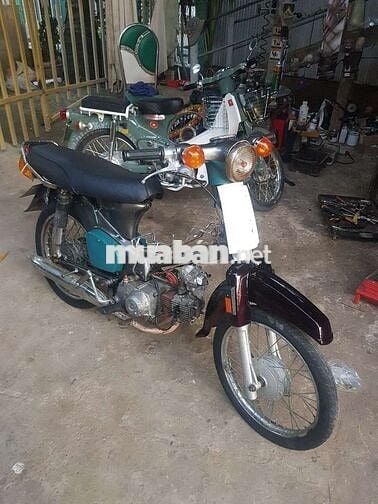 Xe cub đi ruộng