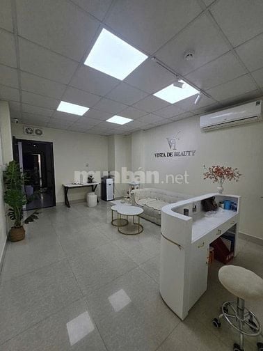Sang spa Q1 full đồ, thang máy riêng, 50m², vào là làm ngay
