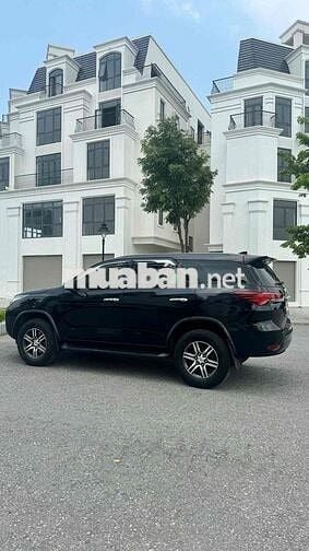 Toyota Fortuner 2019 số Tự Động máy DẦU màu đen