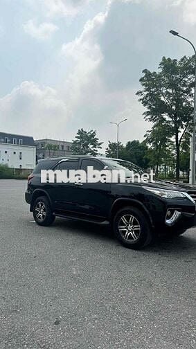 Toyota Fortuner 2019 số Tự Động máy DẦU màu đen