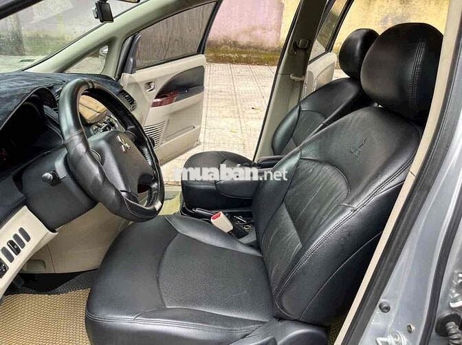 Mitsubishi Grandis 2008 2.4 AT - 144000 km