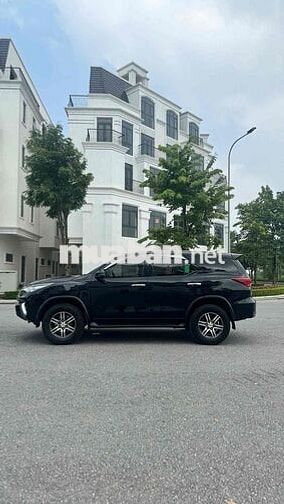 Toyota Fortuner 2019 số Tự Động máy DẦU màu đen