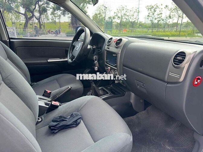 Isuzu Dmax 2011 - 200000 km
