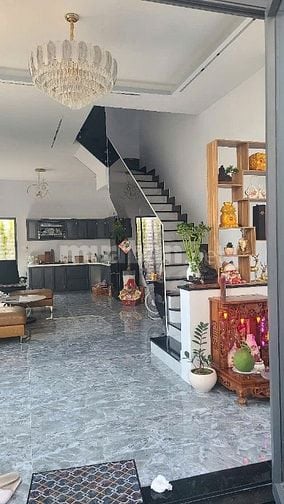 Bán nhà mặt tiền 1 trệt 2 lầu đường 38
