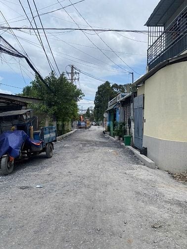 Bán nhà mặt tiền 1 trệt 2 lầu đường 38