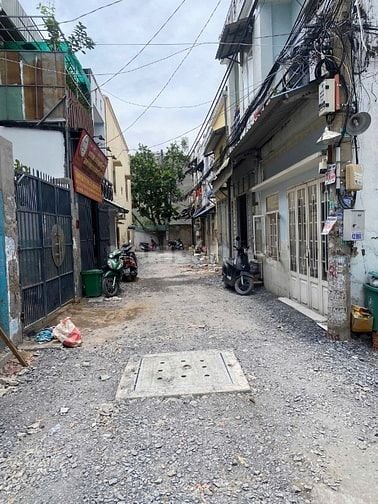 Bán nhà mặt tiền 1 trệt 2 lầu đường 38