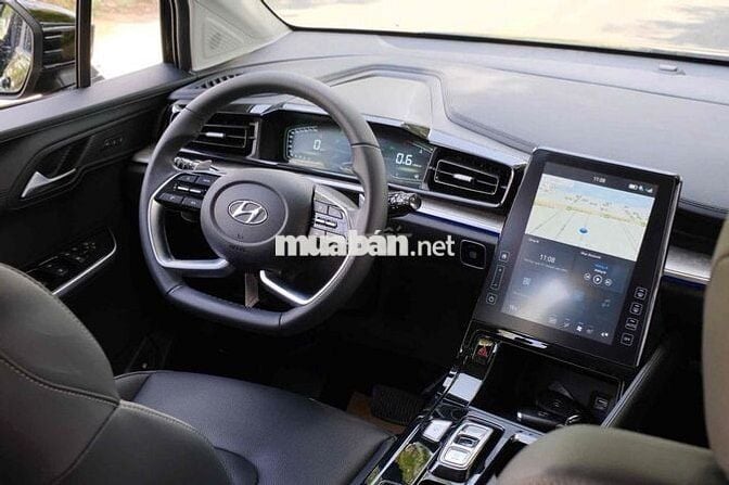 Hyundai Custin 2.0T Cao Cấp 2024