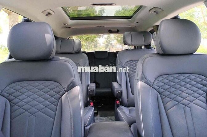 Hyundai Custin 2.0T Cao Cấp 2024