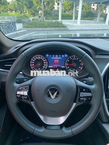 VinFast Lux A2.0 2022 A2.0 plus - 2 km