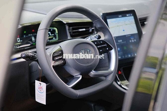 Hyundai Custin 2.0T Cao Cấp 2024