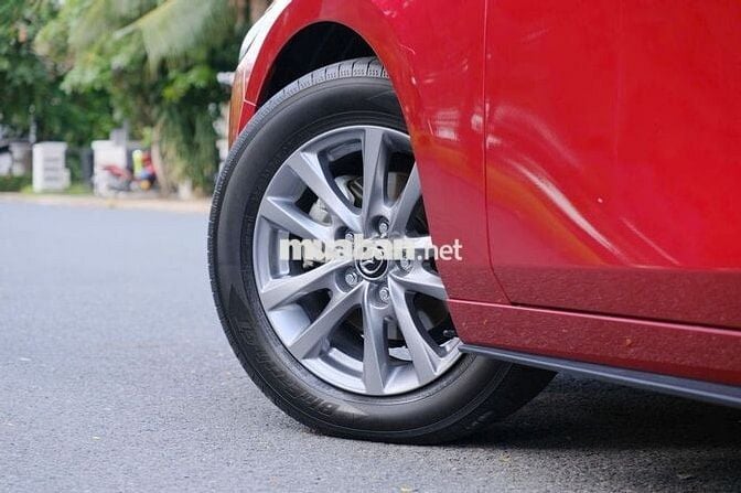 Mazda 3 Luxury 2024 - 14000 km