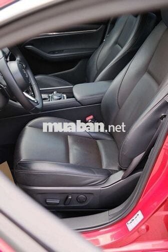 Mazda 3 Luxury 2024 - 14000 km