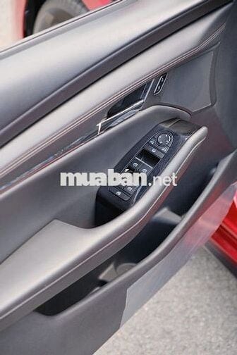 Mazda 3 Luxury 2024 - 14000 km