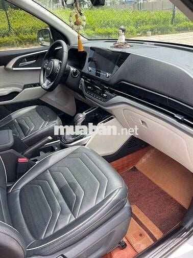 Kia Carens 1.5G Luxury sản xuất 2025 siêu lướt