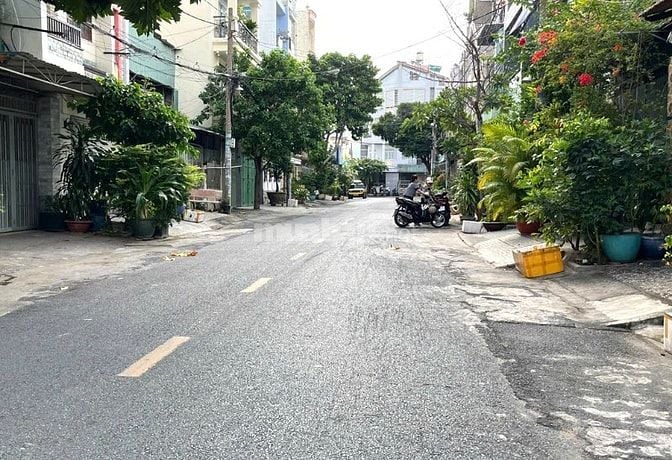 Nhà MT 17 Bác Ái 4x18m, 1 lầu đúc đường lớn có lề tiện ở và kinh doanh