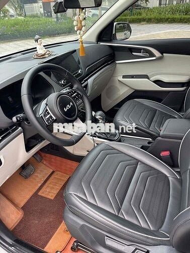 Kia Carens 1.5G Luxury sản xuất 2025 siêu lướt