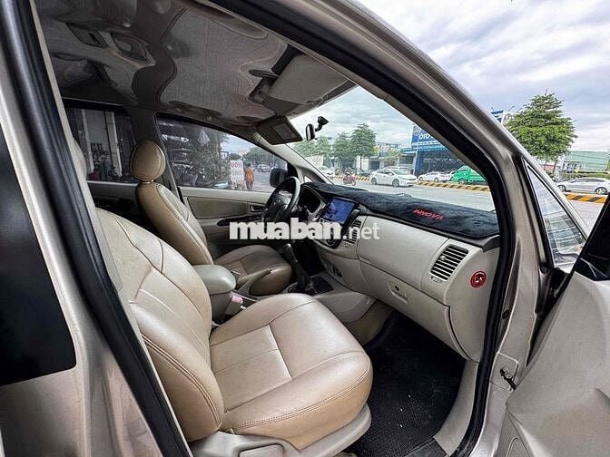 Toyota Innova cuối 2014 số sàn