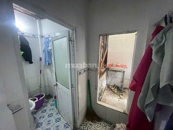 NHÀ CŨ TIỆN XÂY SỬA 1113/13 HUỲNH TẤN PHÁT Q7 