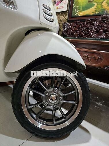 ít đi nên bán vespa prima 2014 zin còn rất mới