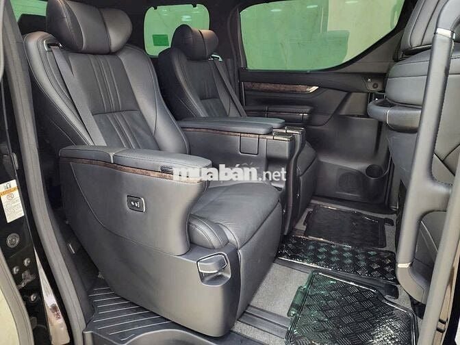 Toyota Alphard 2020 nhà trùm mền cực mới