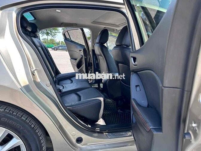 Mazda 3 sx2016 1.5 AT Sedan