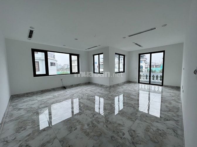 Cho thuê biệt thự Nguyễn Xiển:180m2, 6 tầng, thông sàn,thang máy 50tr