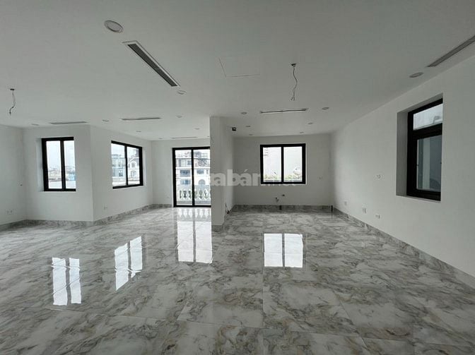 Cho thuê biệt thự Nguyễn Xiển:180m2, 6 tầng, thông sàn,thang máy 50tr