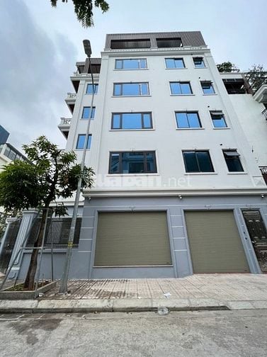 Cho thuê biệt thự Nguyễn Xiển:180m2, 6 tầng, thông sàn,thang máy 50tr